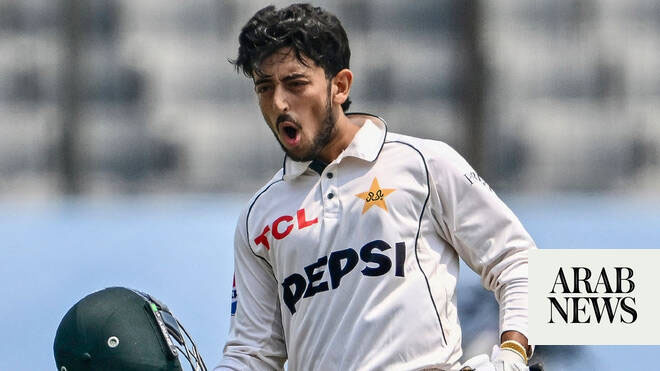 অভিষেকে সেঞ্চুরি করে রেকর্ড বইয়ে আজান