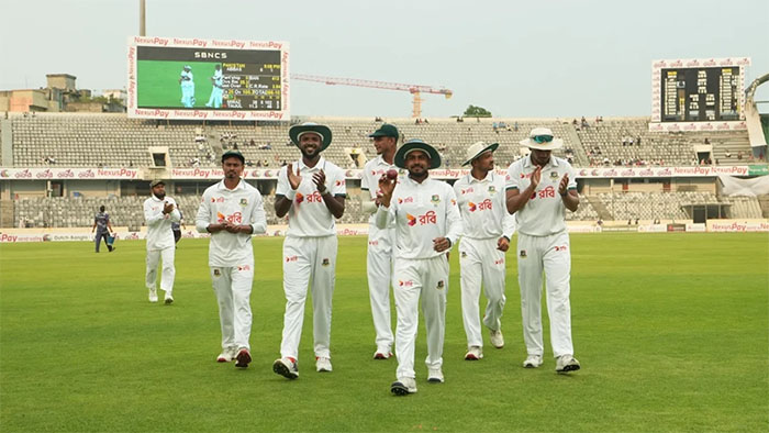৩৮৬ রানে অলআউট পাকিস্তান; ২৭ রানের লিড বাংলাদেশের