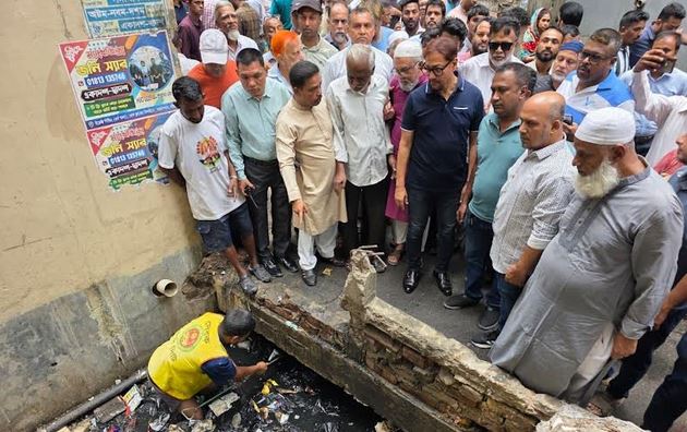 যত্রতত্র ময়লা-আবর্জনা ফেললে কঠোর ব্যবস্থার হুঁশিয়ারি চসিক মেয়রের 