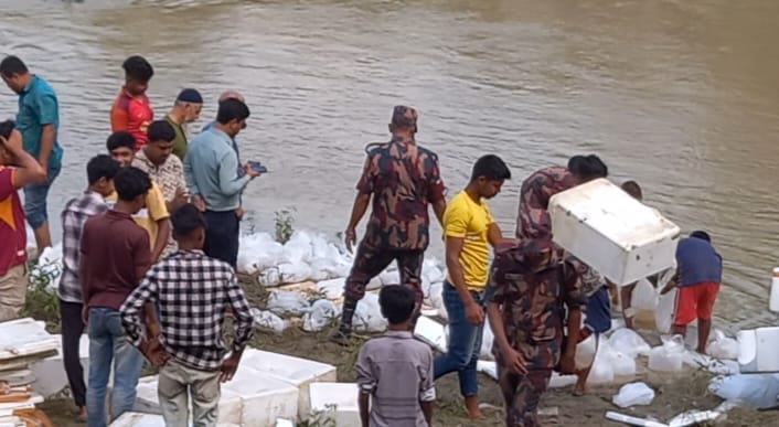 হবিগঞ্জের খোয়াই নদীতে চিংড়ির রেণু পোনা অবমুক্ত