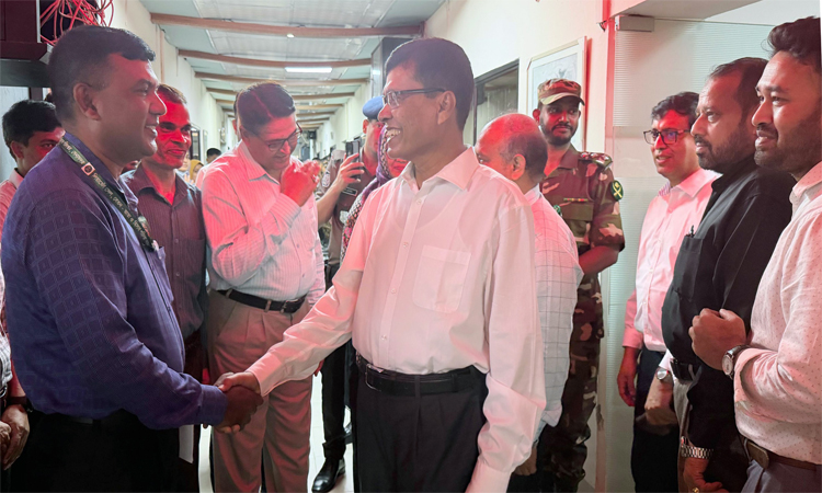 বিশেষ সেবা সপ্তাহে সিএজি নূরুল ইসলামের ডিএফডি কার্যালয় পরিদর্শন