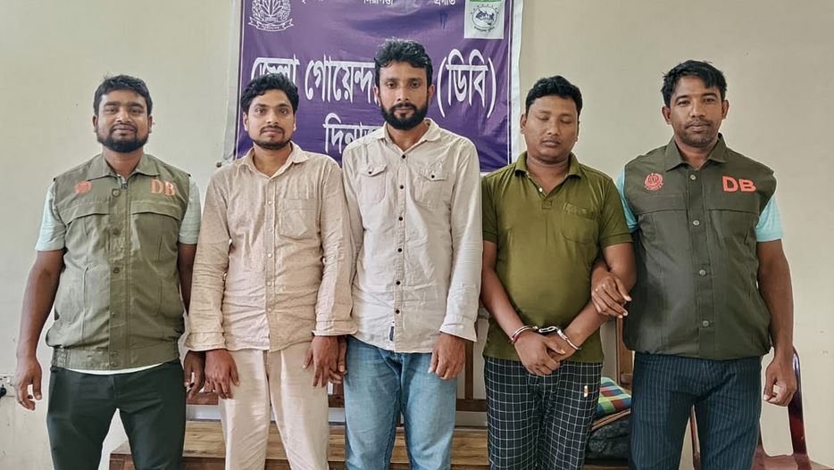 দিনাজপুর ক্যাসিনো চক্রের ৩ সদস্য গ্রেপ্তার ক্যাসিনো চক্রের ৩ সদস্য গ্রেপ্তার