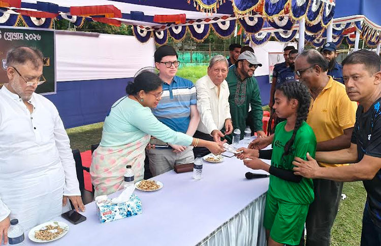 রাজবাড়ীতে অনূর্ধ্ব-১৪ জাতীয় মহিলা ফুটবল চ্যাম্পিয়নশিপের আঞ্চলিক পর্ব শুরু
