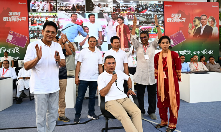 একটি মহল রাজনীতির নামে বিভ্রান্তি ছড়াচ্ছে, সতর্ক থাকুন : প্রধানমন্ত্রী