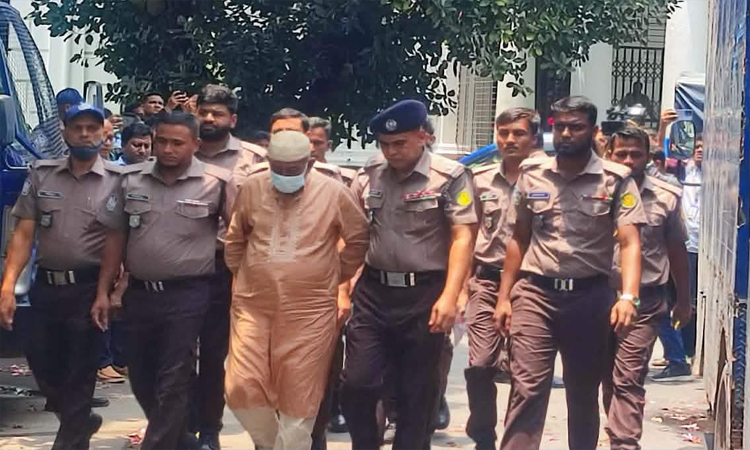 আবু সাঈদ হত্যা মামলায় দণ্ডিত বেরোবির সাবেক ভিসি কারাগারে