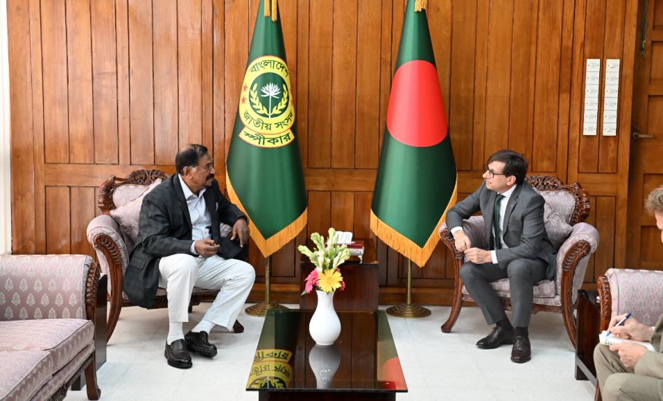 স্পিকারের সঙ্গে ঢাকায় নিযুক্ত ফ্রান্সের রাষ্ট্রদূতের সৌজন্য সাক্ষাৎ