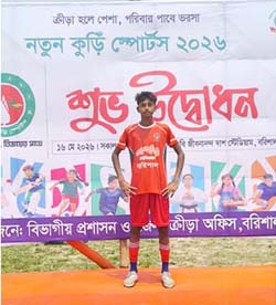 পায়ের জাদুতে দলকে ফাইনালে নিলেন প্রতিভাবান দেব মন্ডল