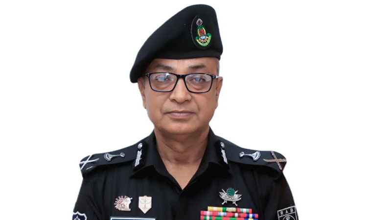জনগণের আস্থা ও বিশ্বাস অর্জনে কাজ করে যাচ্ছে র‌্যাব: ডিজি