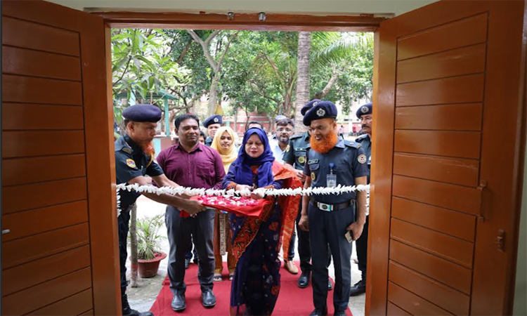 মুন্সীগঞ্জে কারা বন্দীদের জন্য লাইব্রেরী স্থাপন