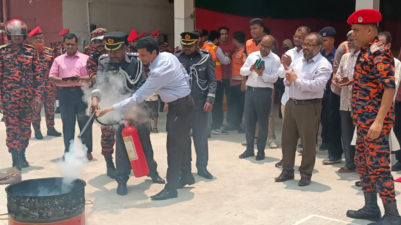 কুমিল্লায় ৩৯৭টি অগ্নিকাণ্ডে ৪৬ কোটি টাকার সম্পদ রক্ষা ফায়ার সার্ভিসের