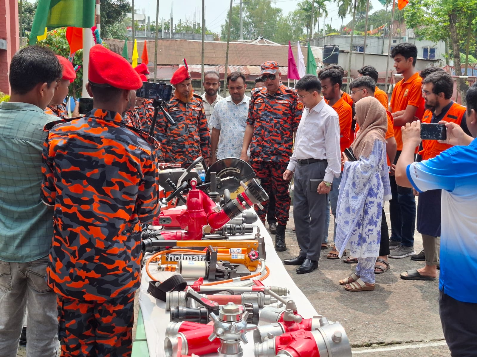 নীলফামারীতে ফায়ার সার্ভিস ও সিভিল ডিফেন্স সপ্তাহ উদ্বোধন 