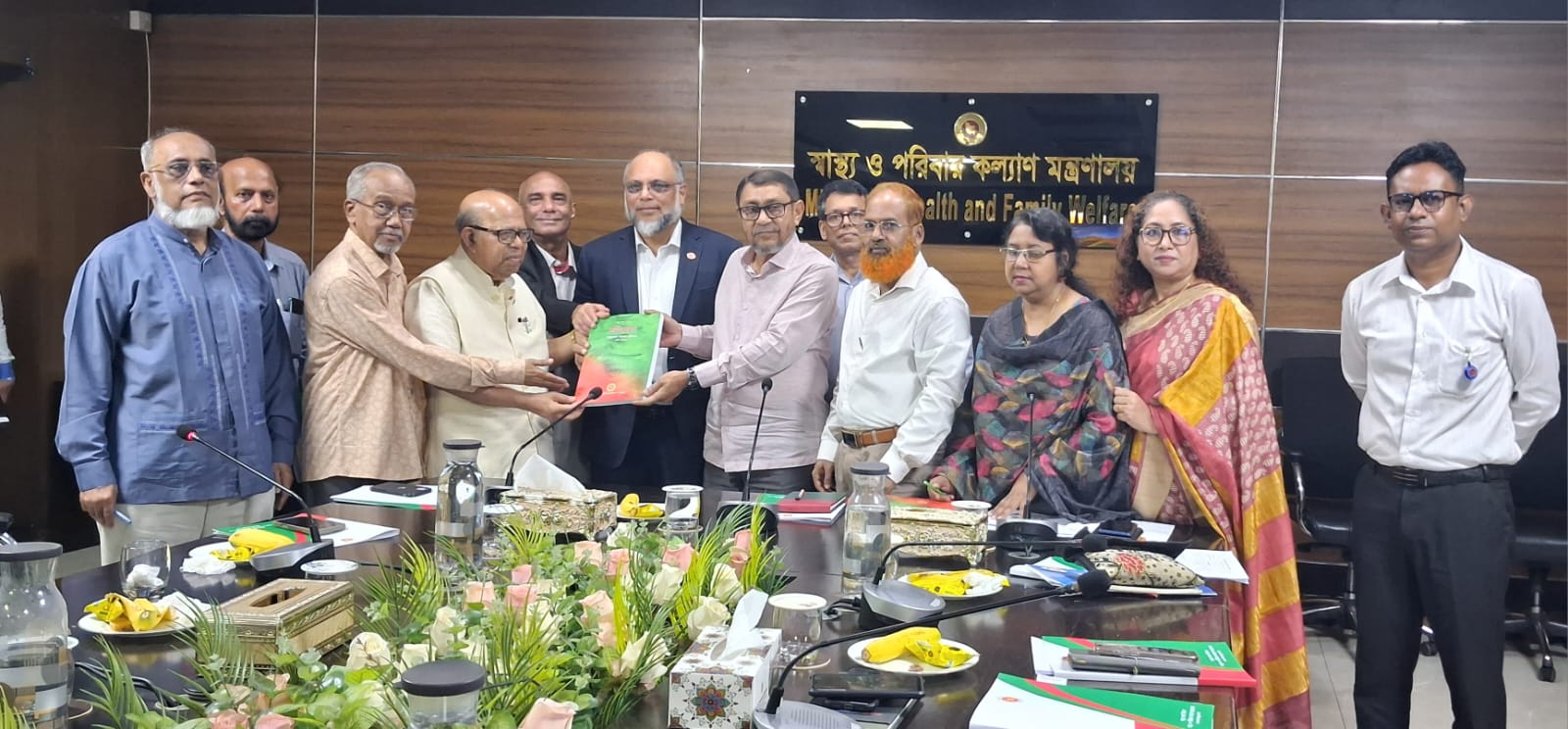স্বাস্থ্যমন্ত্রীর সঙ্গে স্বাস্থ্য খাত সংস্কার কমিশনের সুপারিশ বাস্তবায়ন নিয়ে আলোচনা