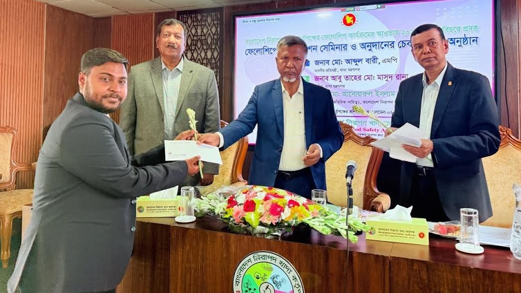 নিরাপদ খাদ্য উৎপাদনে জৈব সারের ব্যবহার বাড়াতে হবে : খাদ্য প্রতিমন্ত্রী