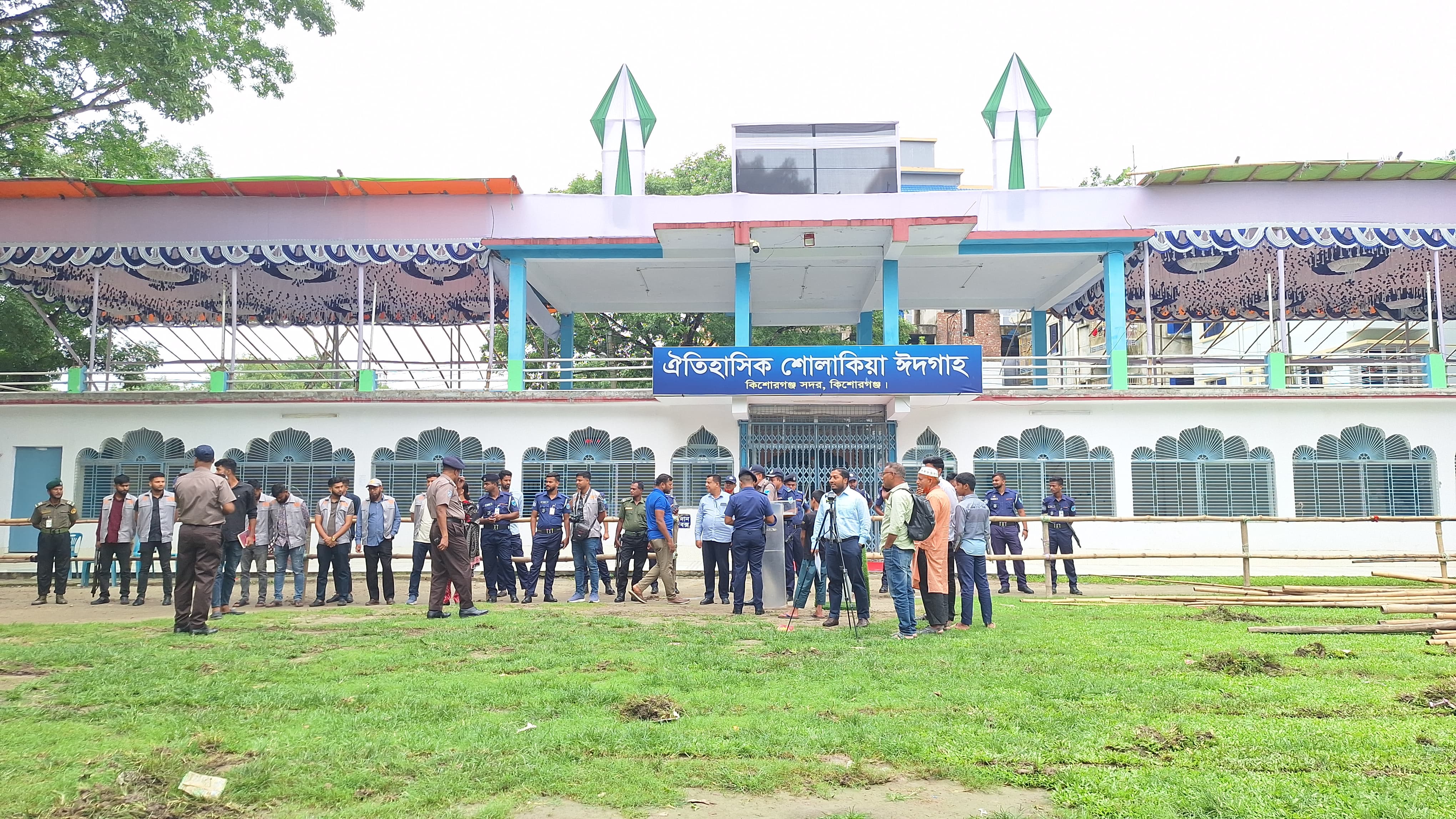 শোলাকিয়ায় ঈদের জামাত সকাল ৯টায়