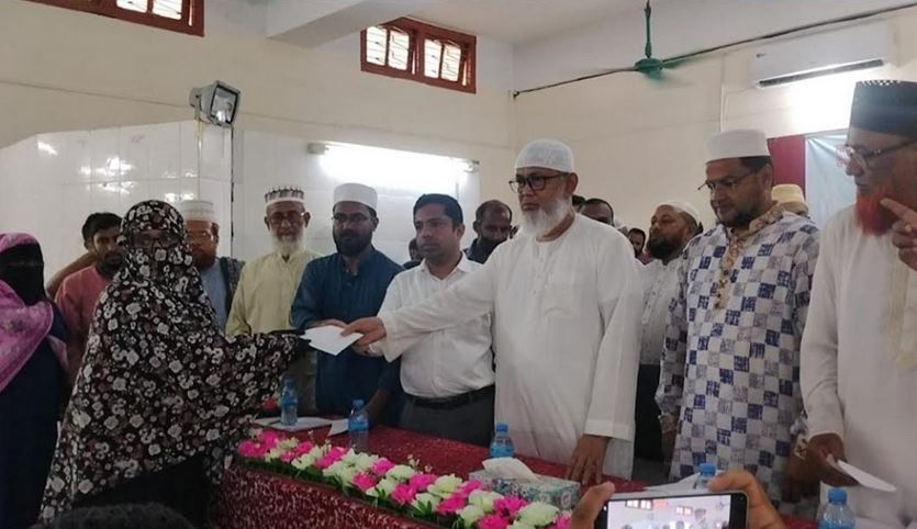 সাতক্ষীরায় প্রধানমন্ত্রীর ঈদ উপহার বিতরণ
