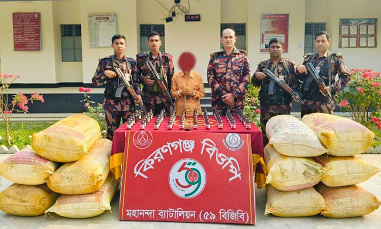 চাঁপাইনবাবগঞ্জ সীমান্তে ভারতীয় মালামাল জব্দ 