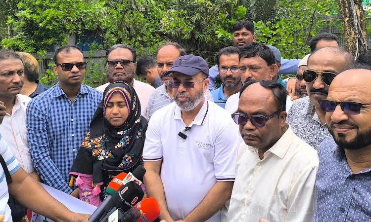 ঠাকুরানি খালের আবর্জনা অপসারণ কার্যক্রম শুরু হয়েছে: ফরিদুল ইসলাম