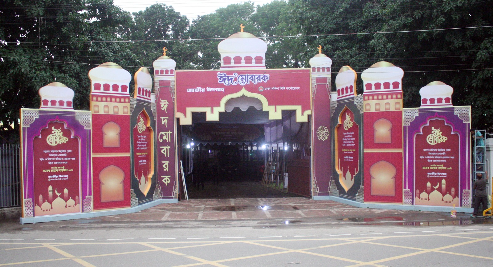 রাজধানীতে ঈদ জামাতের ব্যাপক প্রস্তুতি, জাতীয় ঈদগাহে প্রধান জামাত সকাল সাড়ে ৭টায়