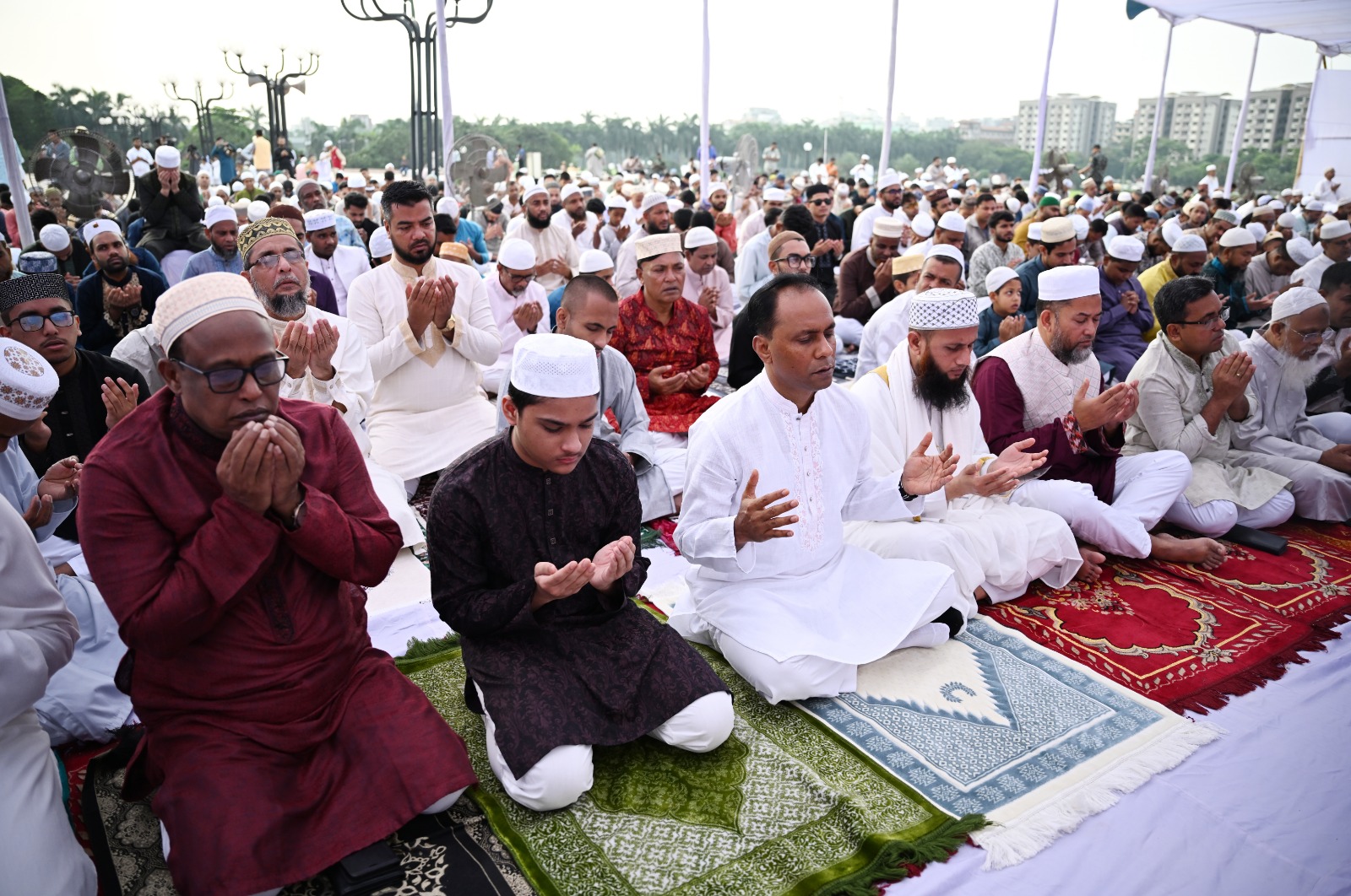সংসদ ভবনের দক্ষিণ প্লাজায় পবিত্র ঈদুল আযহার জামাত অনুষ্ঠিত