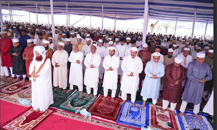রাজশাহীতে ঈদের জামাতে মুসলিম উম্মাহর জন্য বিশেষ মোনাজাত 