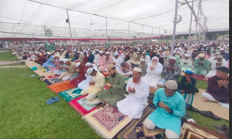 নীলফামারীতে ঈদের প্রধান জামাত হয়েছে কেন্দ্রীয় ঈদগাহ মাঠে