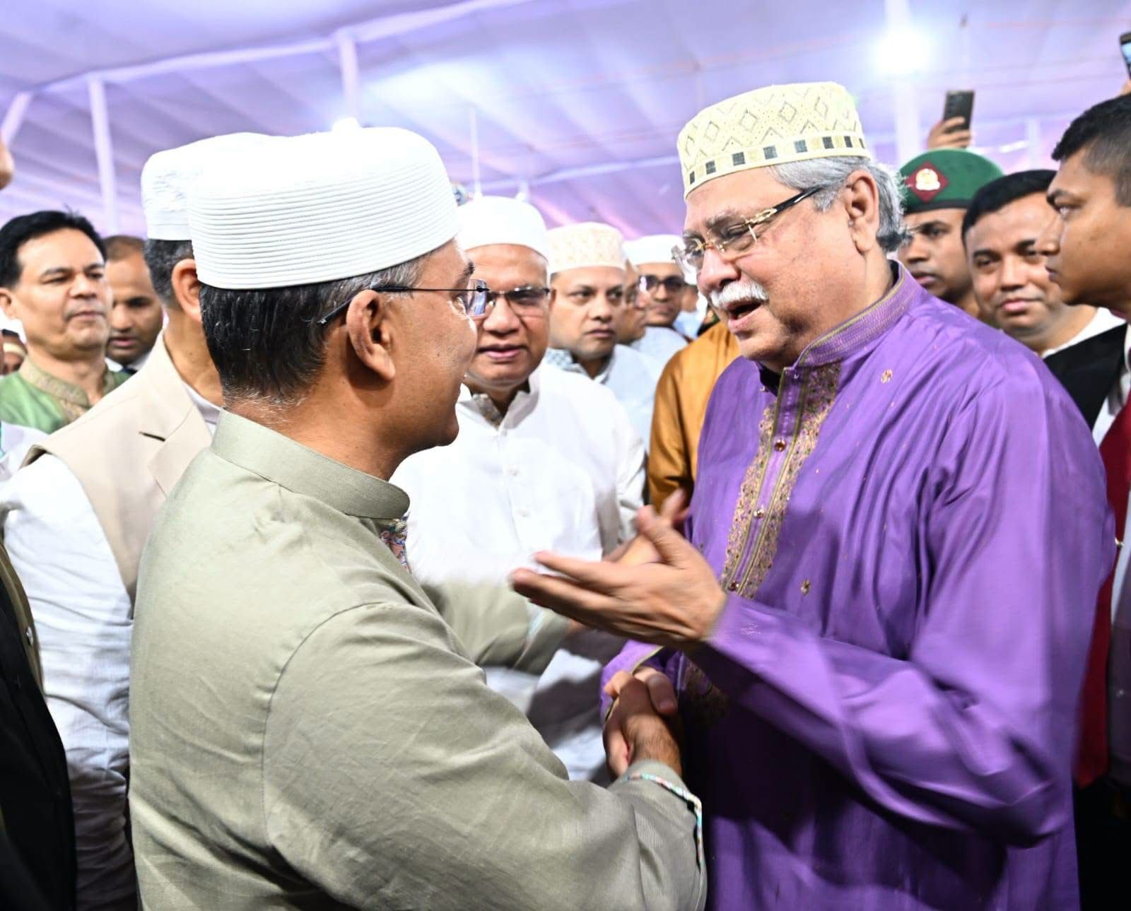 ঈদের নামাজের পর রাষ্ট্রপতি ও প্রধানমন্ত্রী পরস্পরকে ঈদের শুভেচ্ছা বিনিময় করেছেন। ছবি: পিএমও