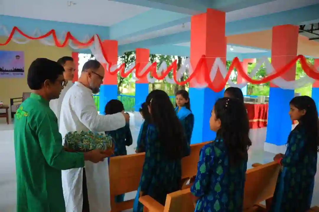 ঈদে শিশু পরিবারের সদস্যদের সঙ্গে সময় কাটালেন ডিসি