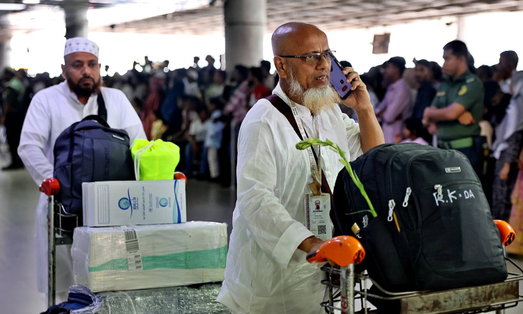 দেশে ফিরেছেন ১১,৬১৩ বাংলাদেশী হাজি 