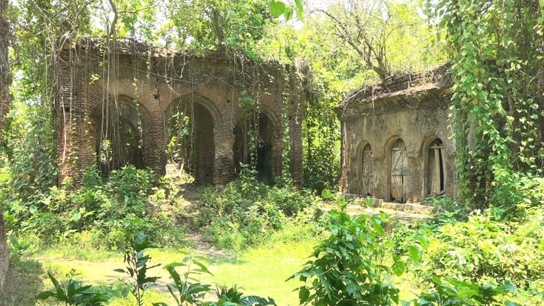 নির্মাণ শৈলীর অনন্য নিদর্শন সাতানি গ্রামের ২৪টি প্রাচীন নিদর্শন ধ্বংসের পথে 