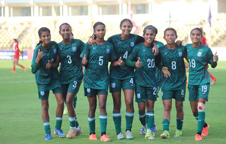 নেপালকে ২-১ গোলে হারিয়ে টানা তৃতীয়বার সাফের ফাইনালে বাংলাদেশ