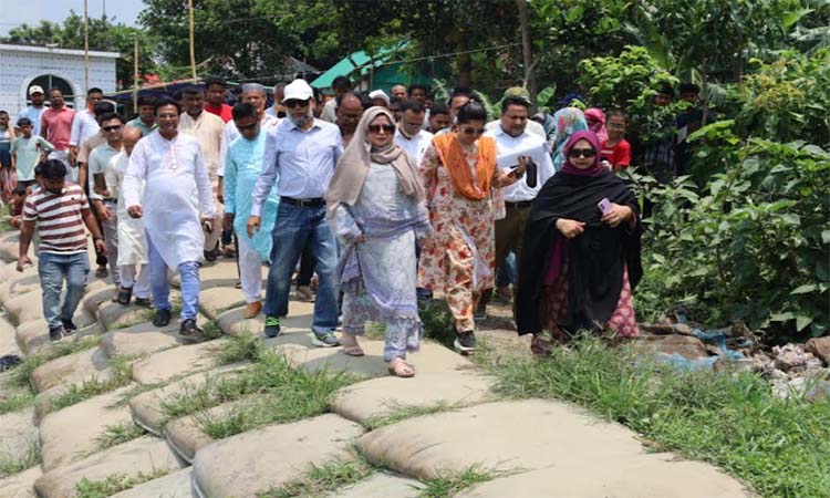 মুন্সীগঞ্জে নদী ভাঙন ঠেকাতে এমপির জরুরি উদ্যোগ 