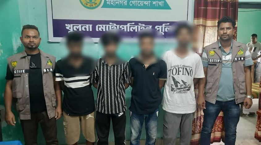 খুলনায় ৮৩৪ অপরাধীকে ধরতে বিশেষ অভিযান শুরু, গ্রেফতার ১৩ 