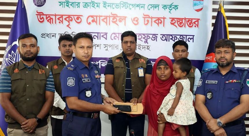 ঝিনাইদহে হারানো ৯১টি মোবাইল উদ্ধার, মালিকদের ফেরত দিয়েছে পুলিশ