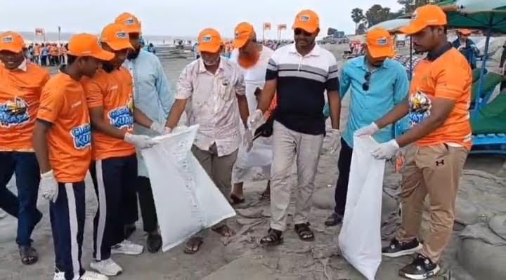 পটুয়াখালীতে ‘প্লাস্টিকমুক্ত কুয়াকাটা’ শীর্ষক পরিচ্ছন্নতা কর্মসূচি
