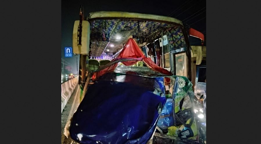 কুমিল্লায় বাস ও অটোরিকশা সংঘর্ষে নিহত ৩, আহত ২