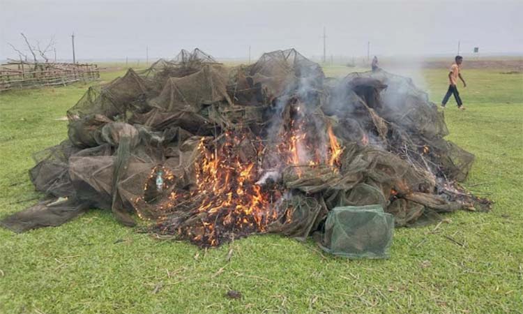 কিশোরগঞ্জ হাওরেমাছের প্রজ নন রক্ষায় অভিযান