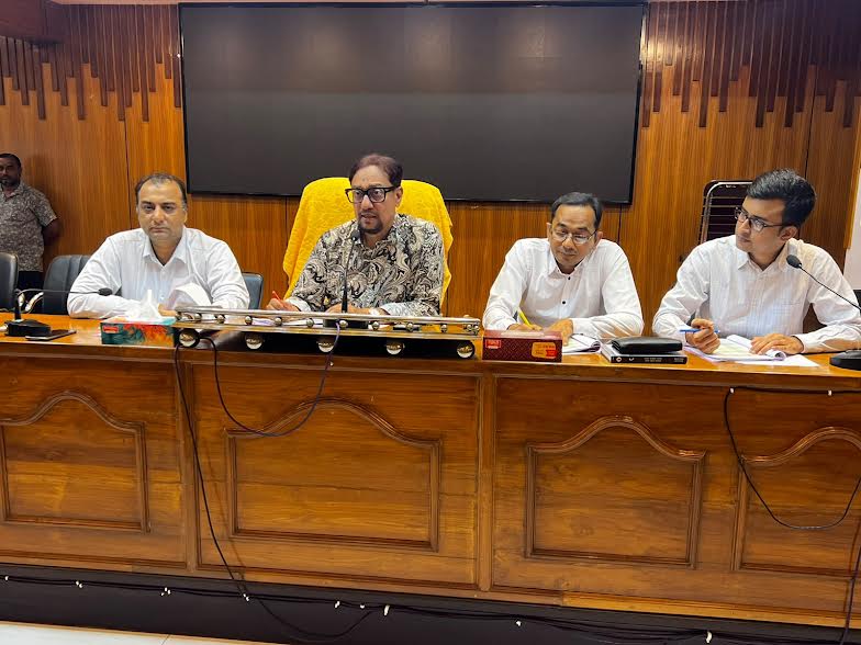টেকসই উন্নয়ন নিশ্চিত করতে রাজস্ব আদায় জোরদারের নির্দেশ চসিক মেয়রের