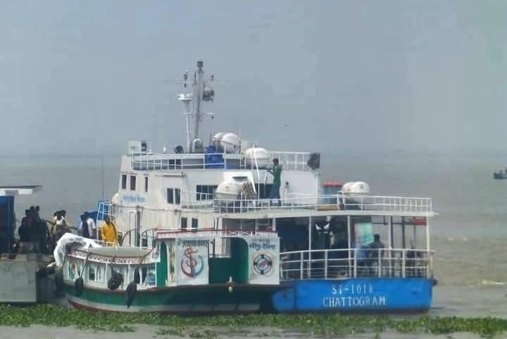 মনপুরা-তজুমদ্দিন নৌরুটে ৩ মাস সি-ট্রাক বন্ধ, ট্রলারে চলাচলে ঝুঁকি