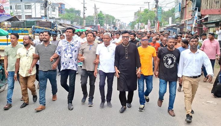 যুবদলের পূর্ণাঙ্গ কমিটি ঘোষণায় নওগাঁয় আনন্দ মিছিল