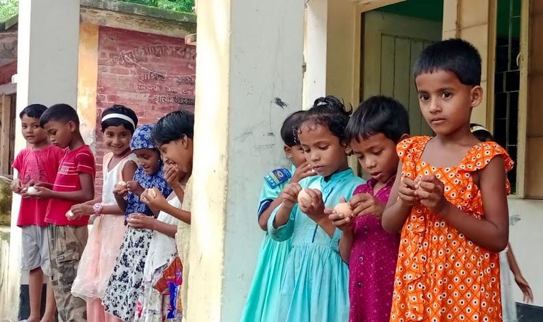 নীলফামারীতে ‘স্কুল ফিডিং’ কর্মসূচিতে উপস্থিতি বেড়েছে প্রাথমিক বিদ্যালয়গুলোতে