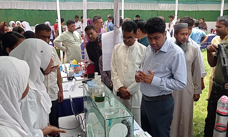 সাতক্ষীরায় স্টার্টআপ বিজ্ঞান প্রকল্প ও উদ্ভাবনী ধারণা প্রদর্শনী 
