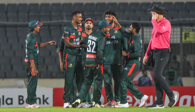 অস্ট্রেলিয়াকে হোয়াইটওয়াশ করতে পারল না বাংলাদেশ