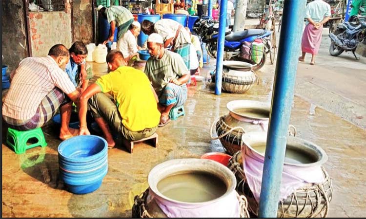 রেণু নেই, থমকে যাচ্ছে চিংড়ি চাষ