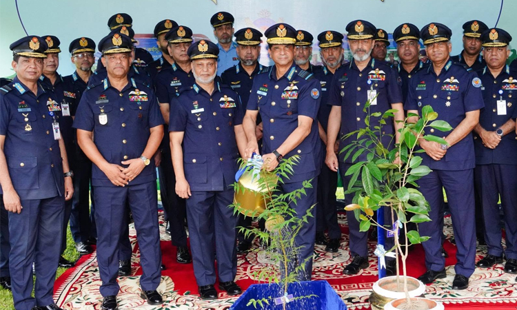 বিমান বাহিনীর বৃক্ষরোপণ কর্মসূচির উদ্বোধন