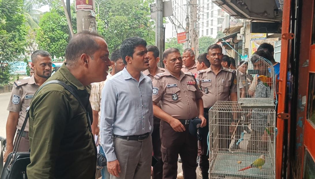 মোবাইল কোর্টের মাধ্যমে ৪ ব্যবসায়ীকে ১৪ হাজার টাকা অর্থদণ্ড ডিএসসিসির