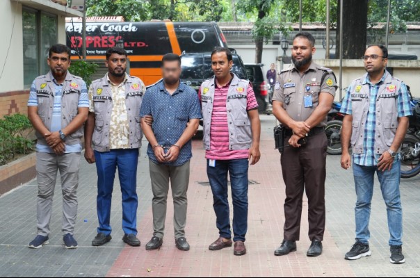 সাবেক ভূমিমন্ত্রী ও এমপি’র ফেসবুক পেজের এডমিন গ্রেফতার