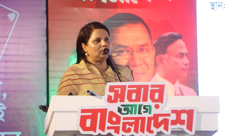 ফ্যামিলি কার্ড অস্বচ্ছল পরিবারের সক্ষমতার প্রতীক হয়ে উঠবে 
