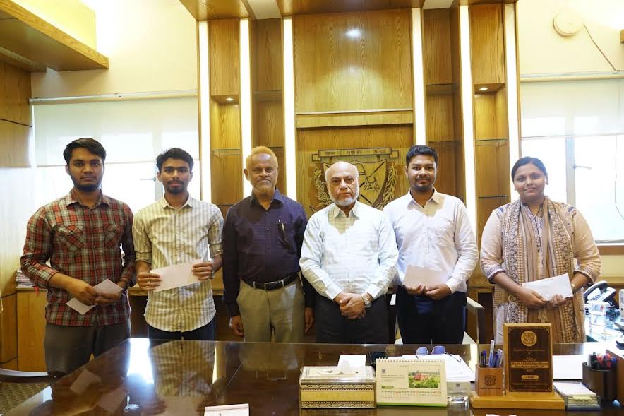 ইউজিসি মেধাবৃত্তি পেলেন বাকৃবির ৬ শিক্ষার্থী