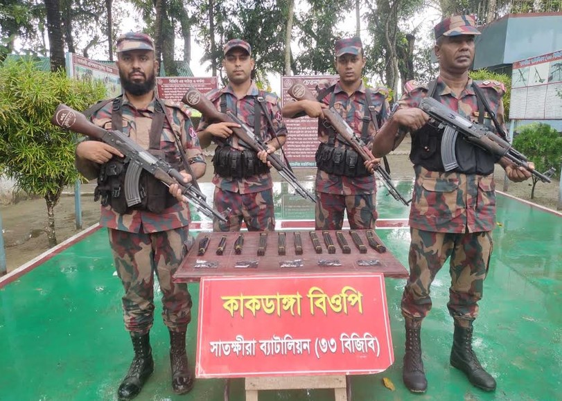 সাতক্ষীরা সীমান্তে ভারতীয় মালামাল জব্দ করেছে বিজিবি 