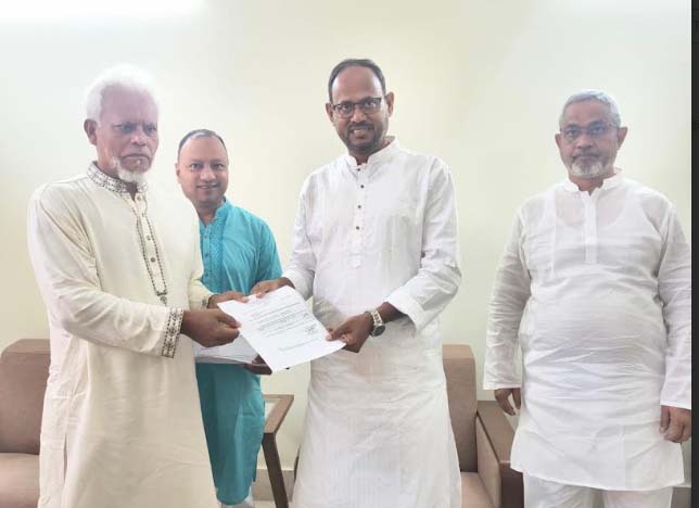 টাঙ্গাইলে ধর্মীয় প্রতিষ্ঠানে সরকারি অনুদানের চিঠি বিতরণ